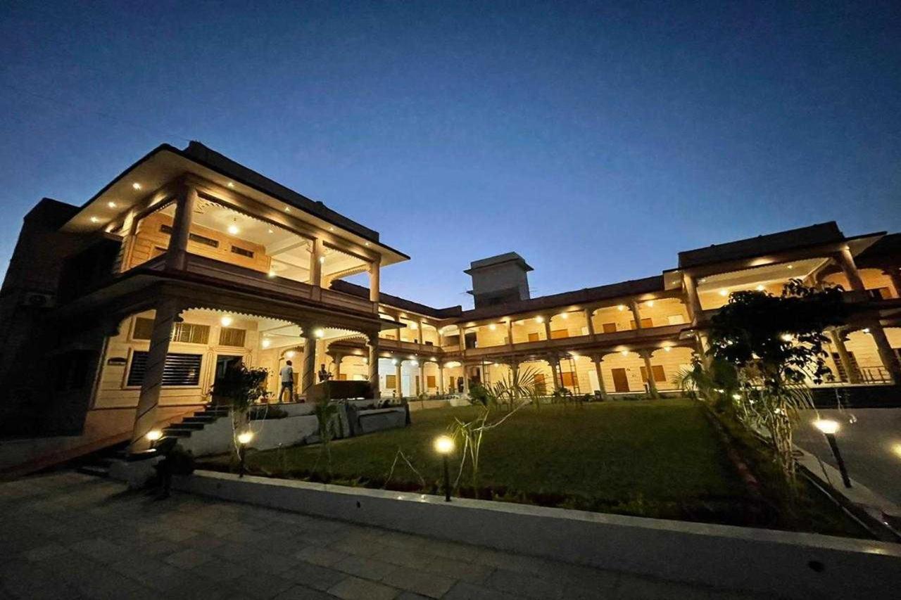 Jai Niwas Palace Resort 쿰발가르 외부 사진