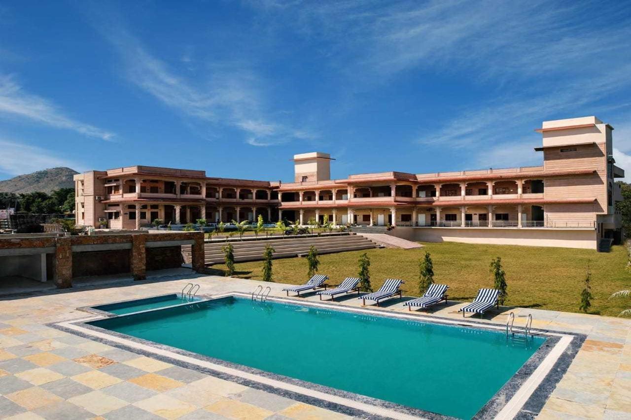 Jai Niwas Palace Resort 쿰발가르 외부 사진